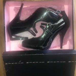 Steven Black patent leather platform shoes size 9